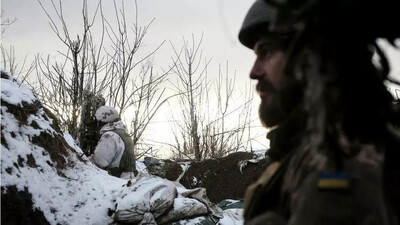  Des soldats ukrainiens sur le front du conflict avec les séparatistes pro-russes dans la région de Donetsk, le 16 février 2021. AFP - ANATOLII STEPANOV 