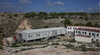 Le hotspot de Lampedusa est le seul centre pour migrants de l'île. Crédit : Mehdi Chebil pour InfoMigrants