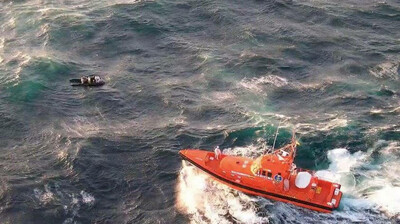 Huit personnes sont mortes dans le naufrage d'une embarcation au large d'Almeria, en Espagne. La Garde civile a pu secourir trois rescapés. Crédit : Heroes del Mar/Facebook