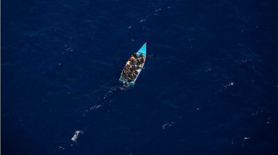 En 2011, un canot de migrants a dérivé pendant 15 jours en mer sans être secourus par les navires alentours. Sur les 70 passagers, 63 mourront. Crédit : Sea-Watch