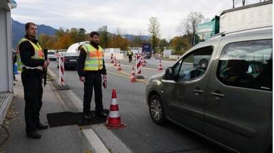 Des policiers allemands contrôlent la frontière avec l'Autriche (image d'archive). Crédit : Aasim Saleem / InfoMigrants