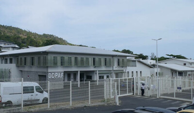 Le Centre de rétention en Petite Terre à Mayotte