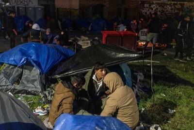 Des Afghans dans un camp de migrants à Pantin (seine-Saint-Denis), le 9 mars 2022. ABDULMONAM EASSA POUR « LE MONDE » 