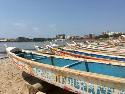 Les pirogues à quai à Soumbédioune, Dakar, Sénégal, novembre 2020. Crédit : RFI/Charlotte Idrac | 