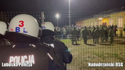 Le centre de détention pour demandeurs d'asile de Wedrzyn a été le théâtre d'une émeute en novembre 2021. Crédit : Capture d’écran Youtube/vidéo de la police de Lubuska