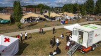 MSF assiste des personnes migrantes dans le centre d'enregistrement saturé de Ter Apel, aux Pays-Bas, en août 2022. Crédit : Picture alliance