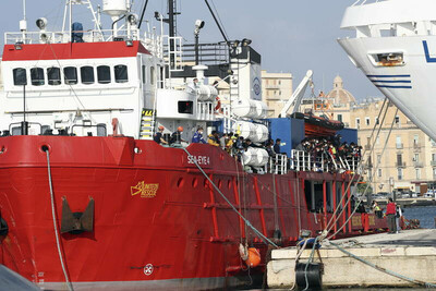 Le «Sea-Eye», le 7 novembre, dans le port sicilien de Trapani. (Alberto Lo Bianco/LaPresse via AP)