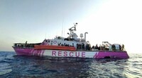 Le Louise Michel est un ancien navire des douanes françaises qui procède désormais au sauvetage des migrants en mer Méditerranée. Image d'illustration. Crédit : Louise Michel/Twitter