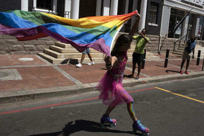 Dans la ville du Cap, en Afrique du Sud, lors de la Gay Pride, le 26 février 2022. RODGER BOSCH / AFP