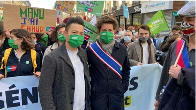 Reza Jafari et Julien Bayou à Paris, lors de la Marche pour le climat organisée le 28 mars 2021. Crédit : DR