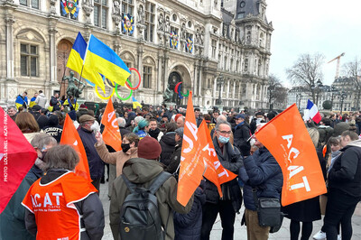 Manifestation en solidarité avec l'Ukraine le 17 mars 2022, place de l'Hôtel-de-Ville à Paris
